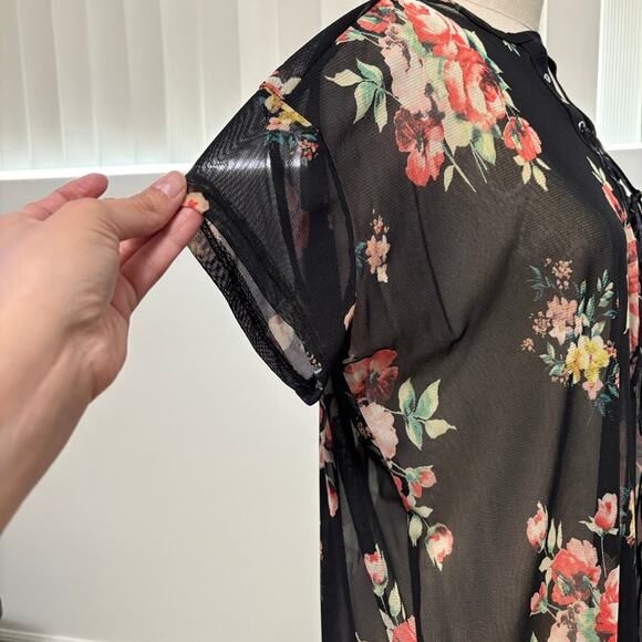 NWT HOPELY Black Floral Print Women's Mesh Short Sleeve Dress Shirt Small - Picture 3 of 7